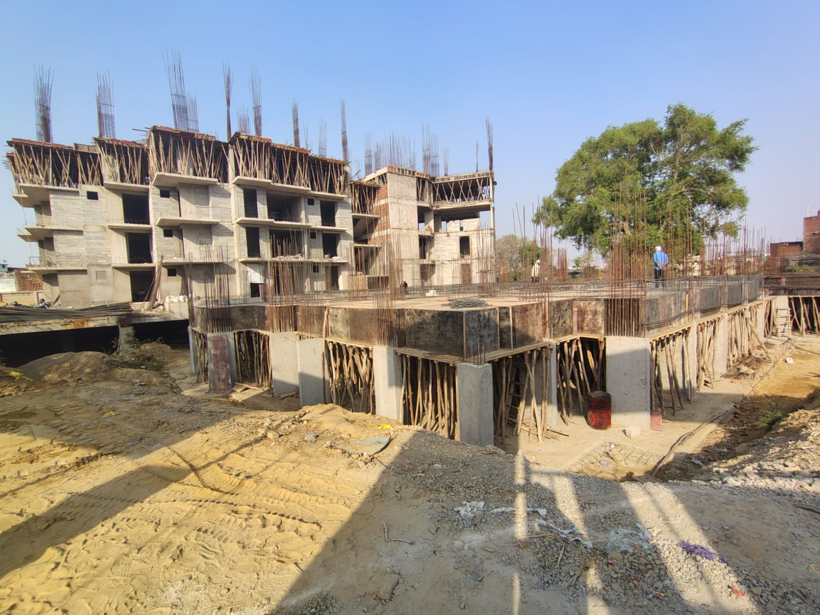 MAHALAKSHMI APARTMENTS